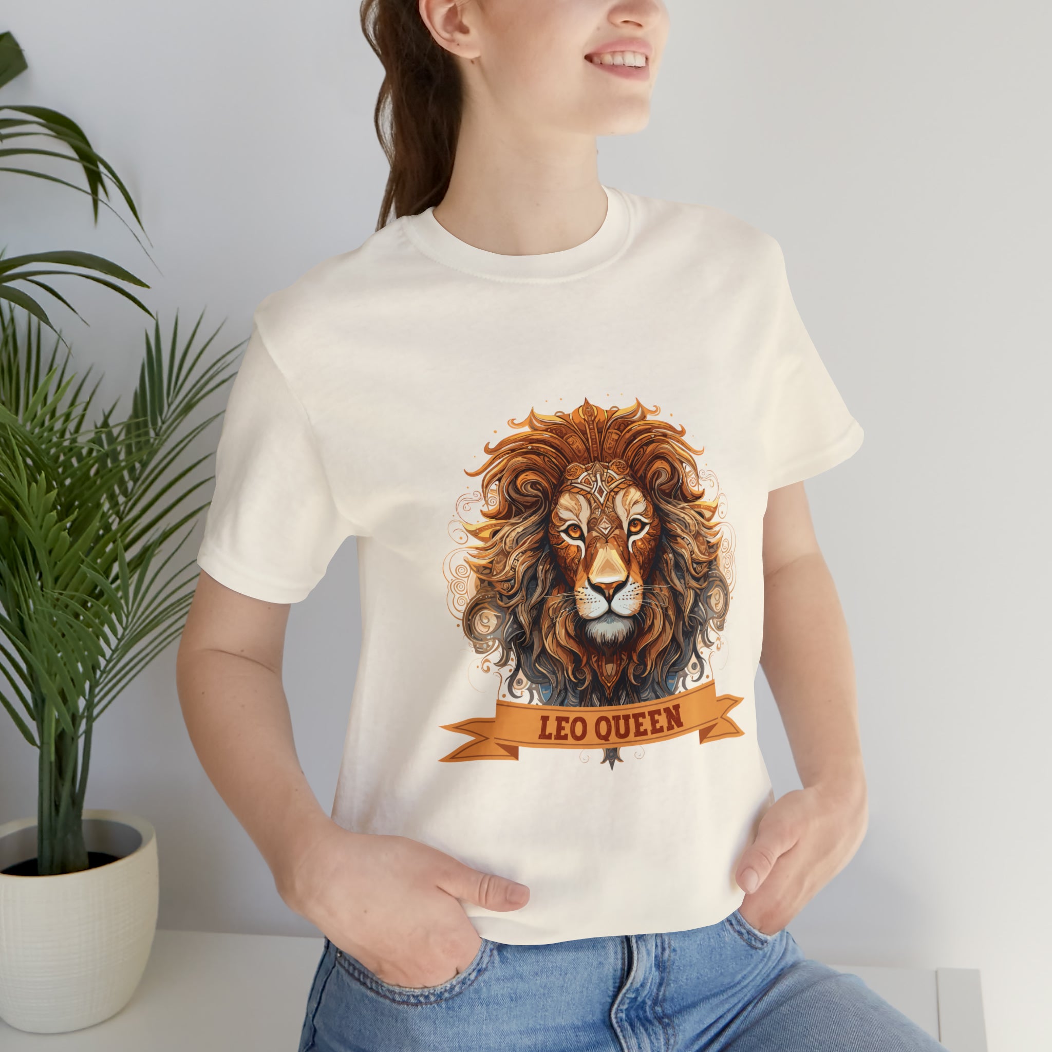 Womens Leo Queen T Shirt   